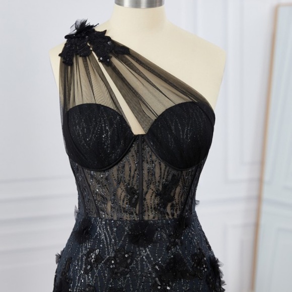 Sheath Tulle One-Shoulder Lace Corset Mini Dress - Picture 3 of 5